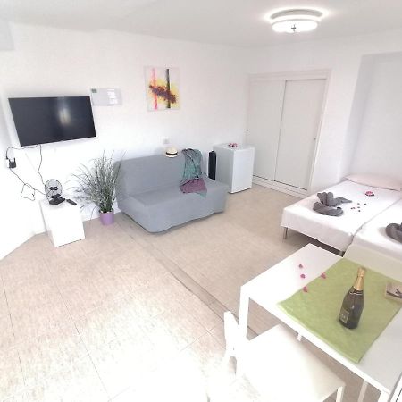 Small Studio, 50 M Front Of The Ocean & Free Wifi Playa Feñabe 외부 사진