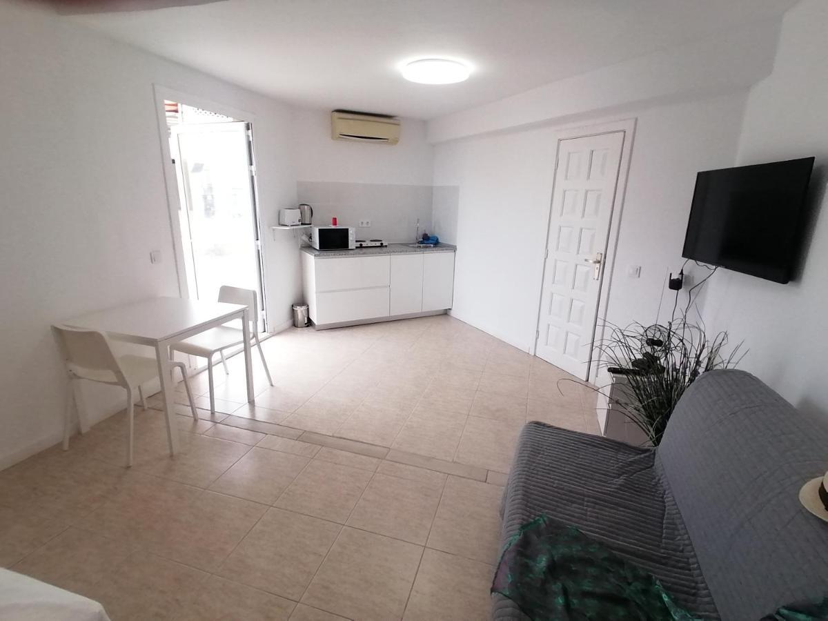 Small Studio, 50 M Front Of The Ocean & Free Wifi Playa Feñabe 외부 사진