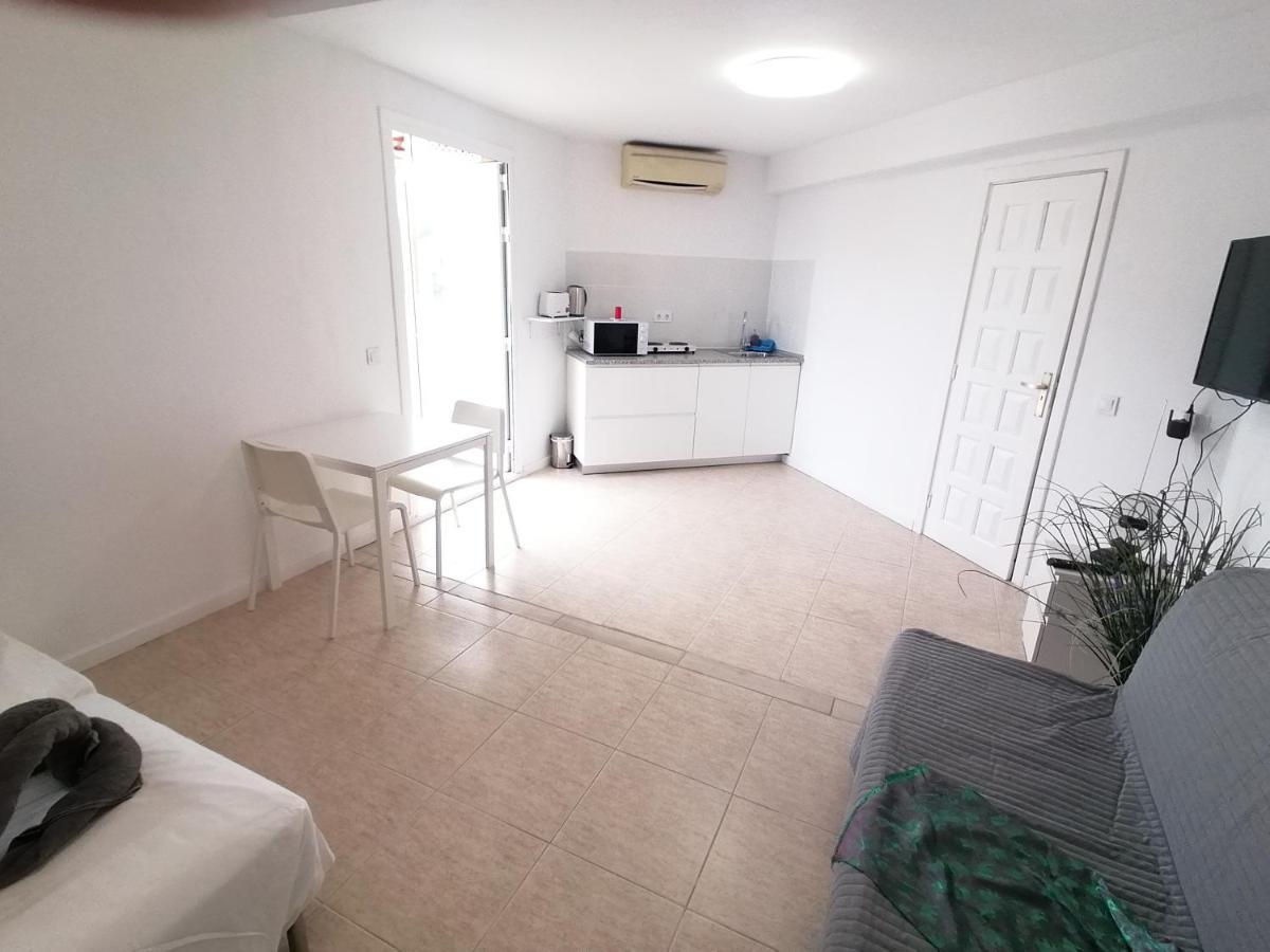Small Studio, 50 M Front Of The Ocean & Free Wifi Playa Feñabe 외부 사진