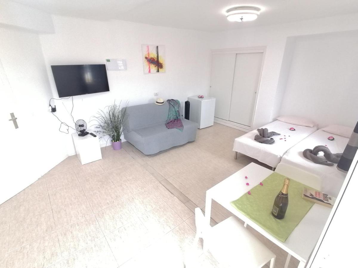 Small Studio, 50 M Front Of The Ocean & Free Wifi Playa Feñabe 외부 사진
