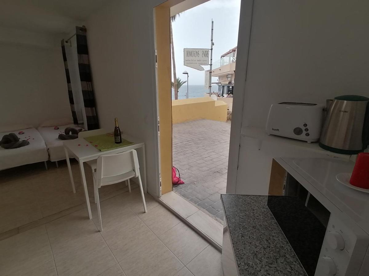 Small Studio, 50 M Front Of The Ocean & Free Wifi Playa Feñabe 외부 사진